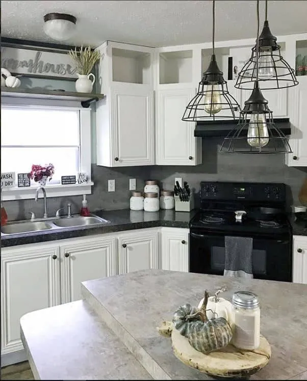 30 gorgeous mobile home kitchen cabinet colors 10 White kitchen farmhouse cabinets